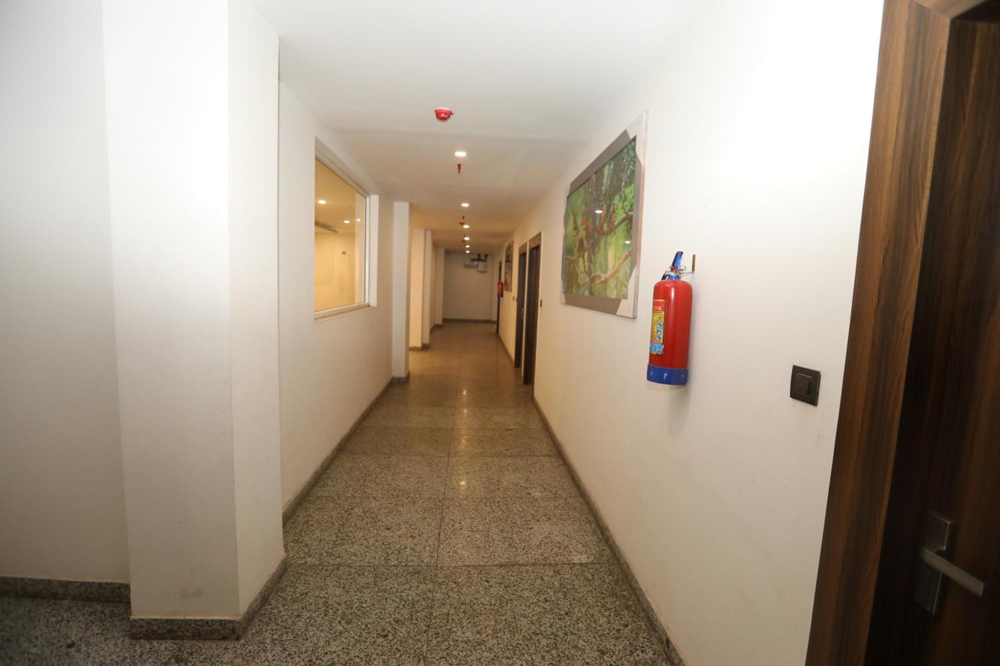 Hotel Noida Grand Sec 58 מראה חיצוני תמונה