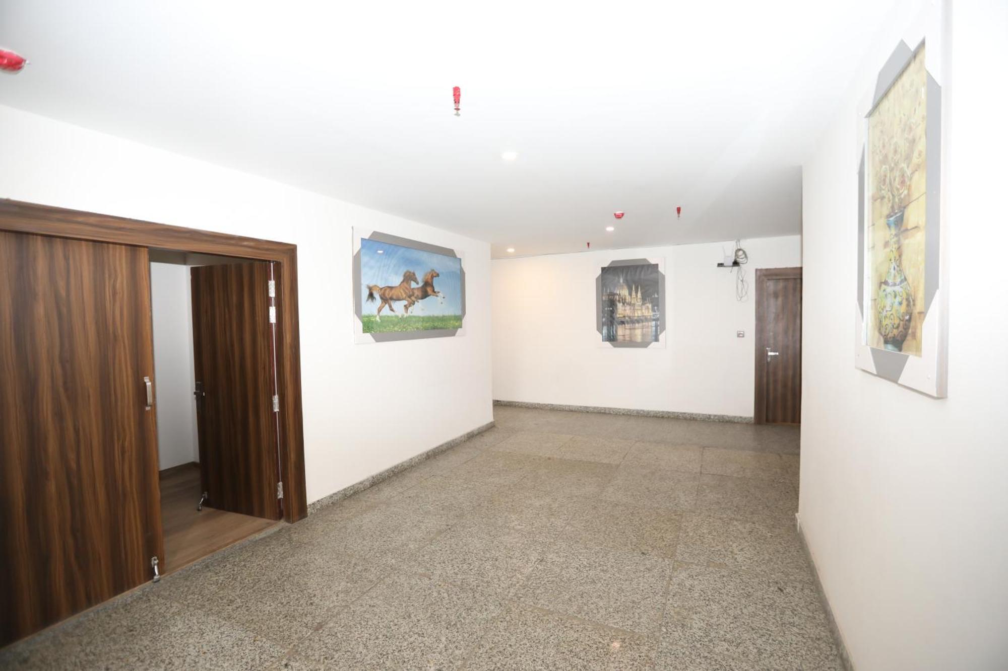 Hotel Noida Grand Sec 58 מראה חיצוני תמונה