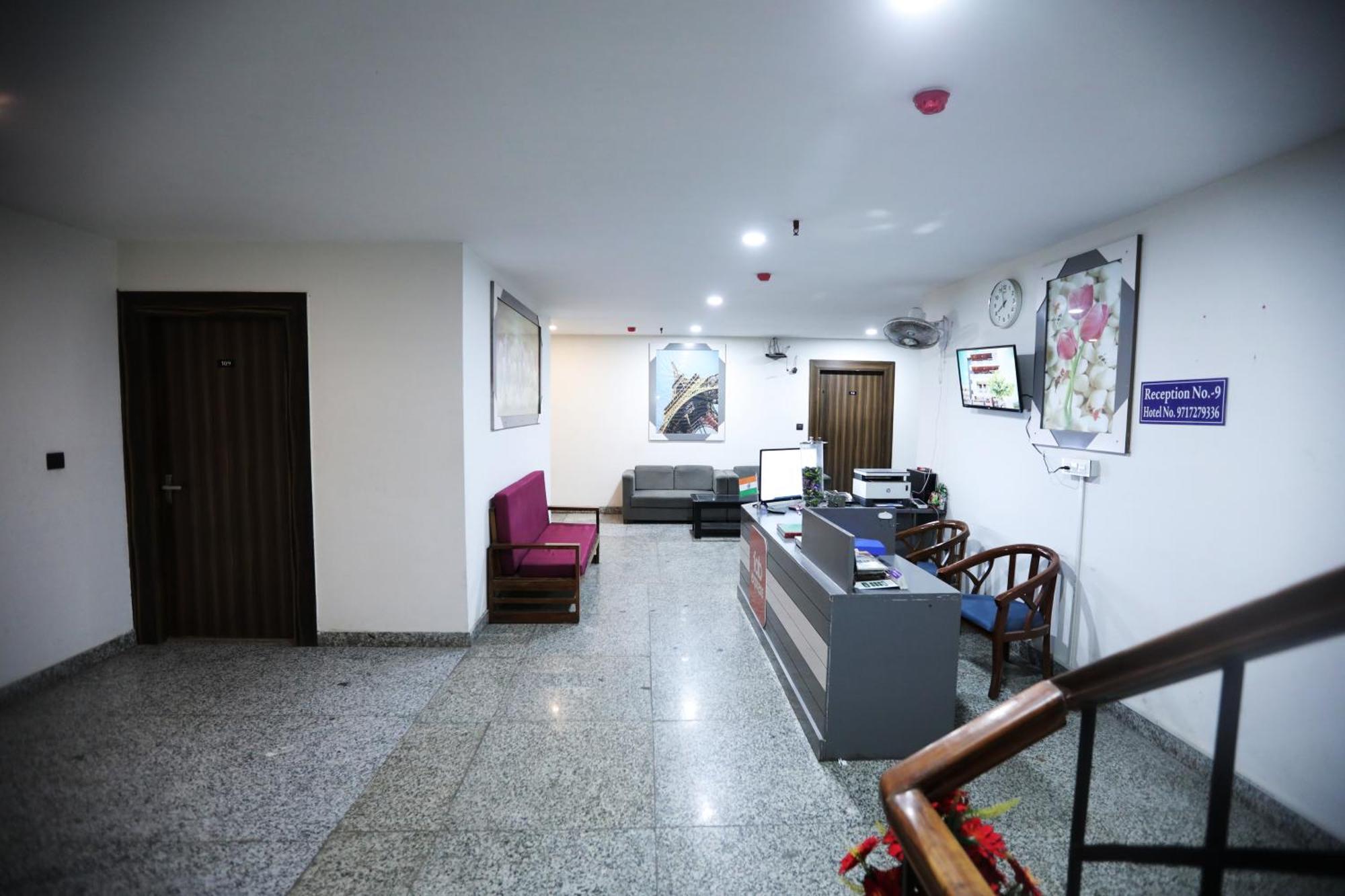 Hotel Noida Grand Sec 58 מראה חיצוני תמונה