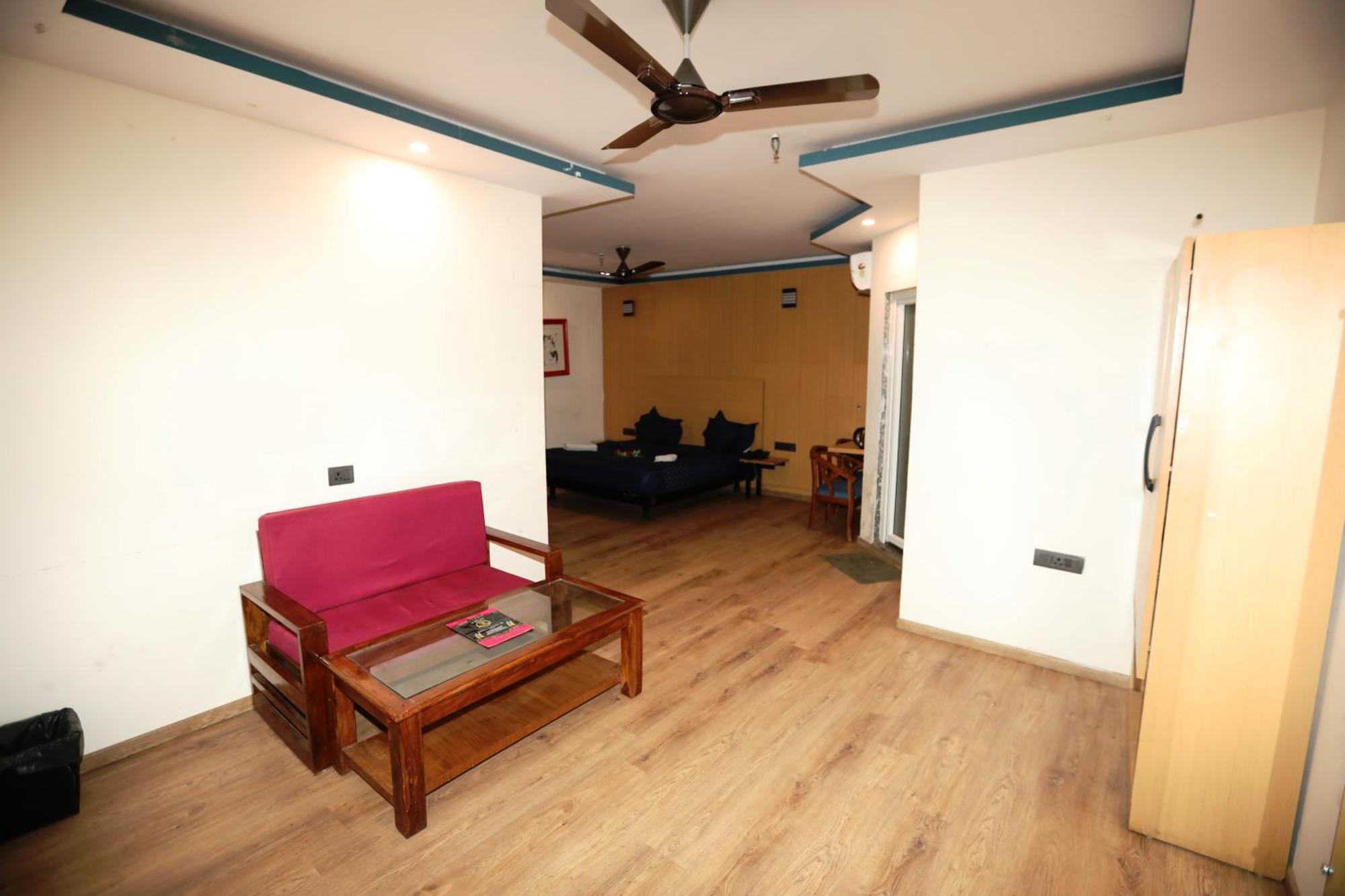 Hotel Noida Grand Sec 58 מראה חיצוני תמונה
