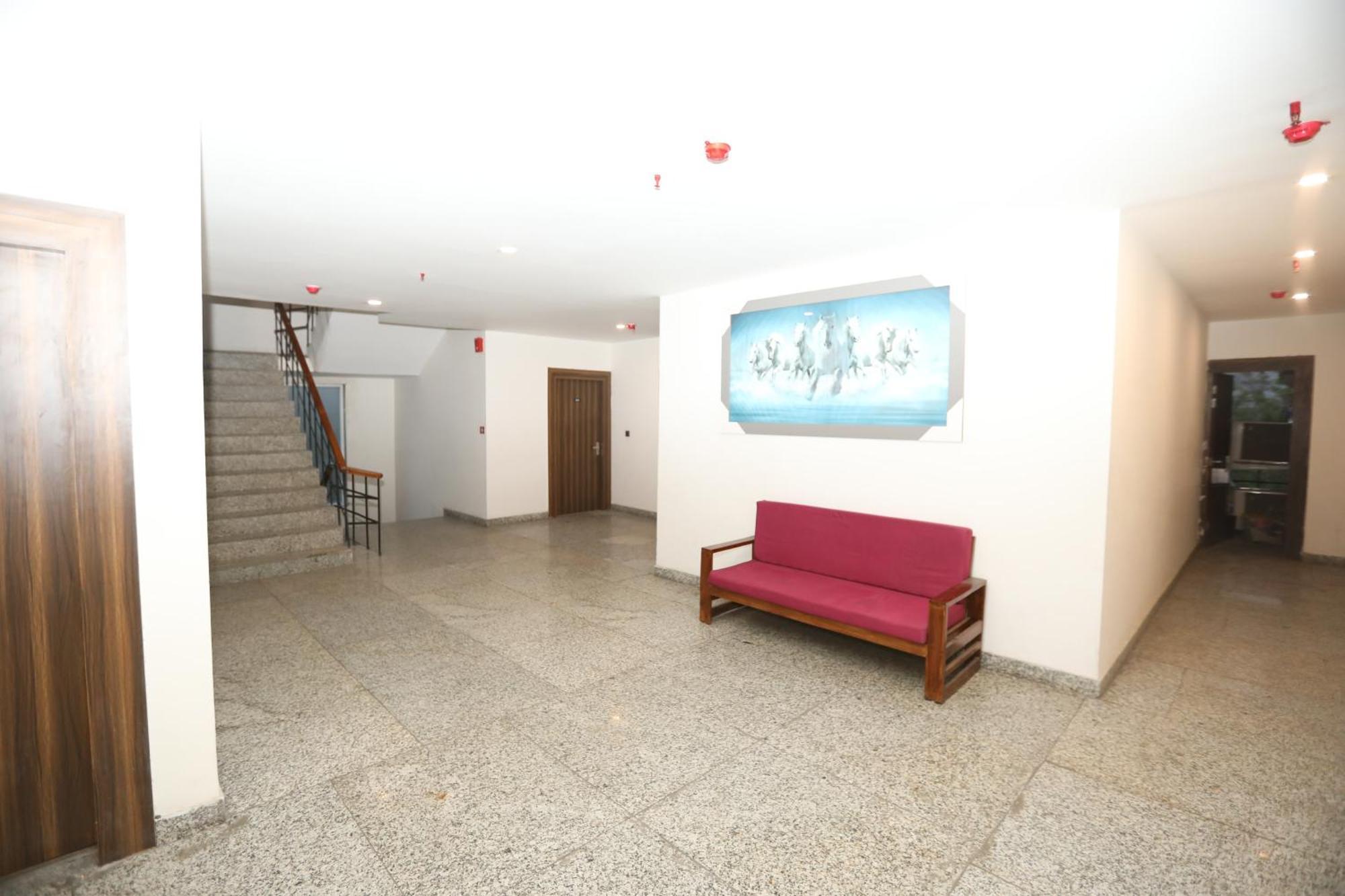 Hotel Noida Grand Sec 58 מראה חיצוני תמונה