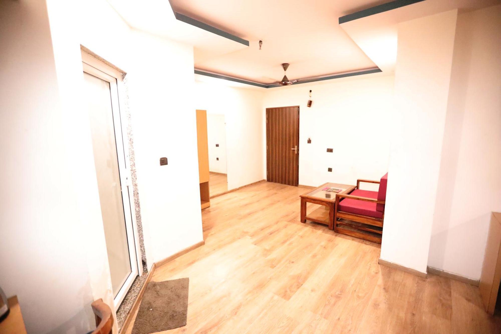 Hotel Noida Grand Sec 58 מראה חיצוני תמונה