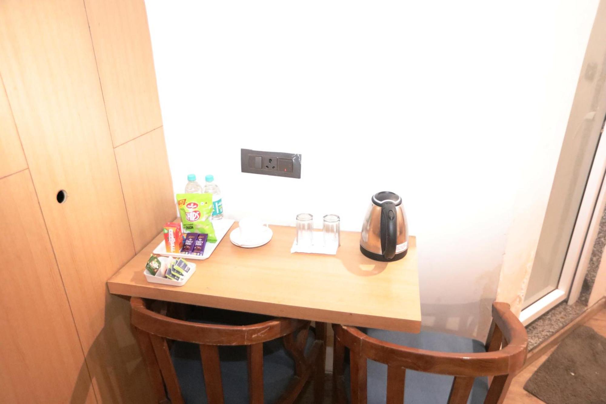 Hotel Noida Grand Sec 58 מראה חיצוני תמונה